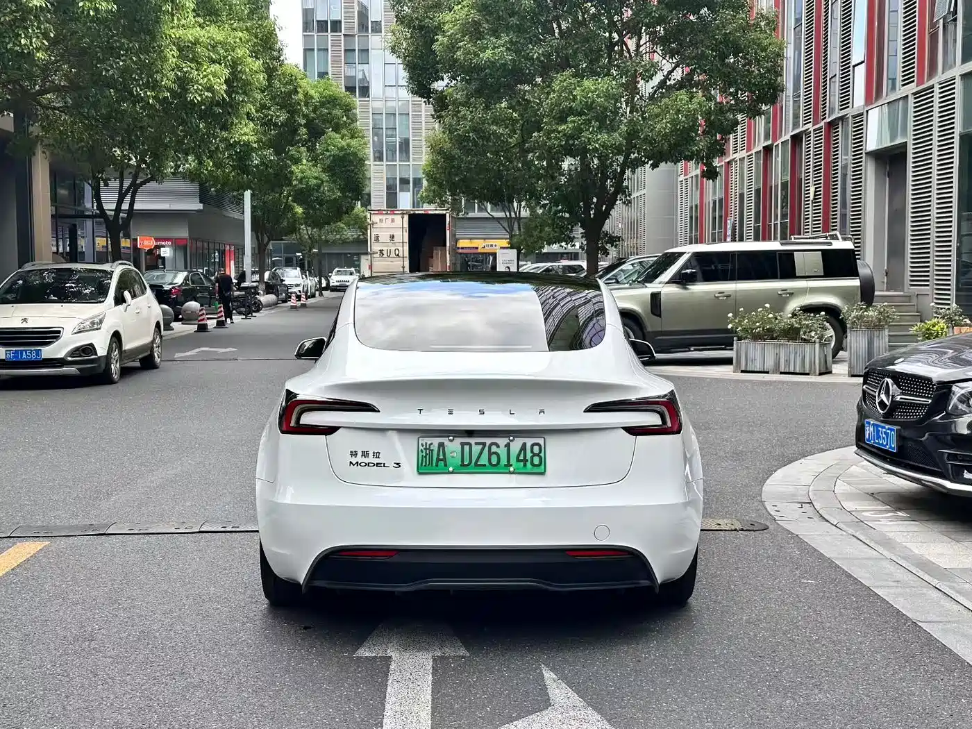 Tesla Model 3 2026 2025 Model Year Facelift Rear-Wheel Drive
