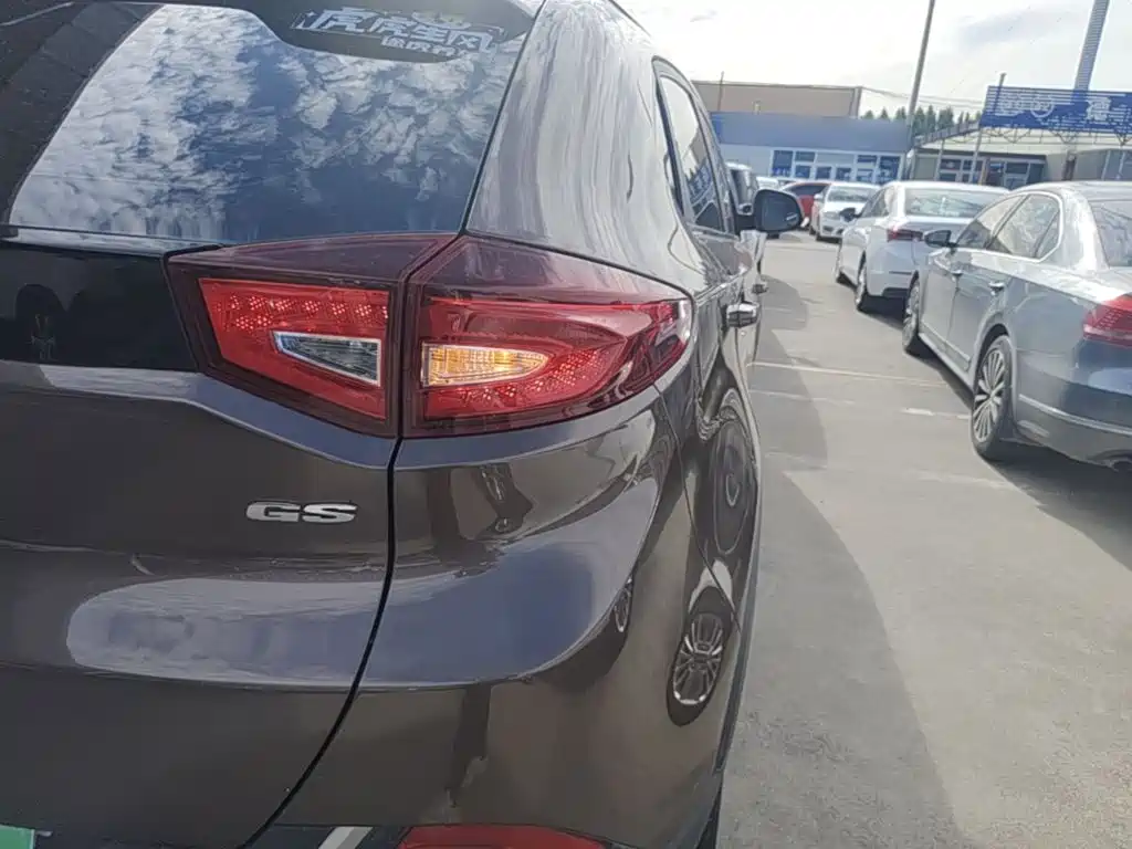 Фото 8 - MG Roewe RX5