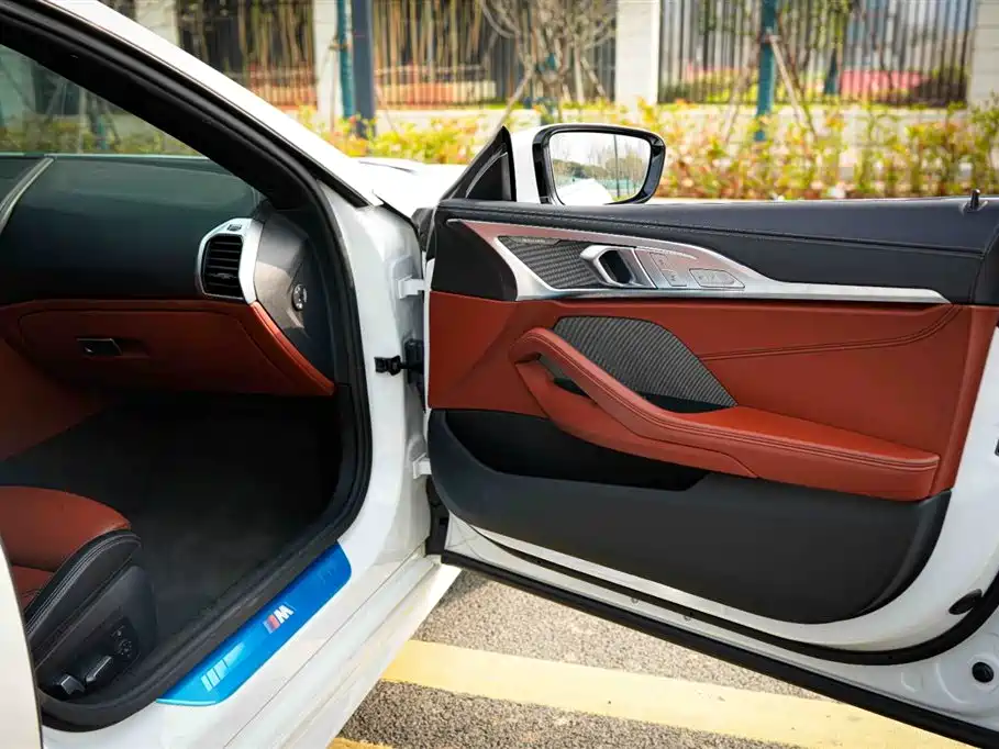BMW 8 Series 2021 840i 4-door Coupe M Sport Package фото 28