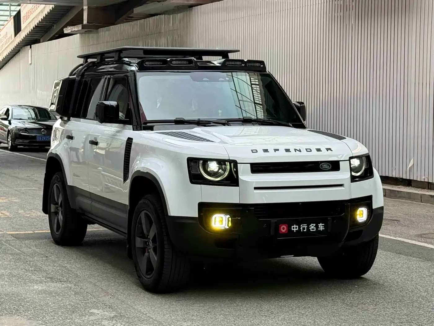 Land Rover Defender 2021 110 P400 SE фото 3