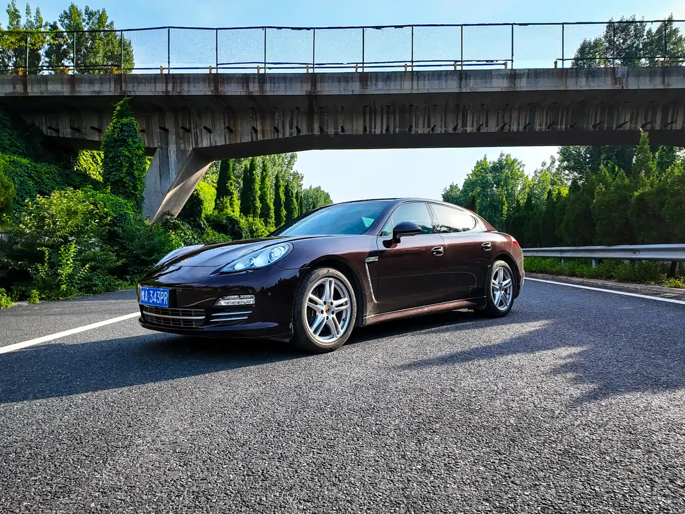 Фото 1 - Porsche Panamera