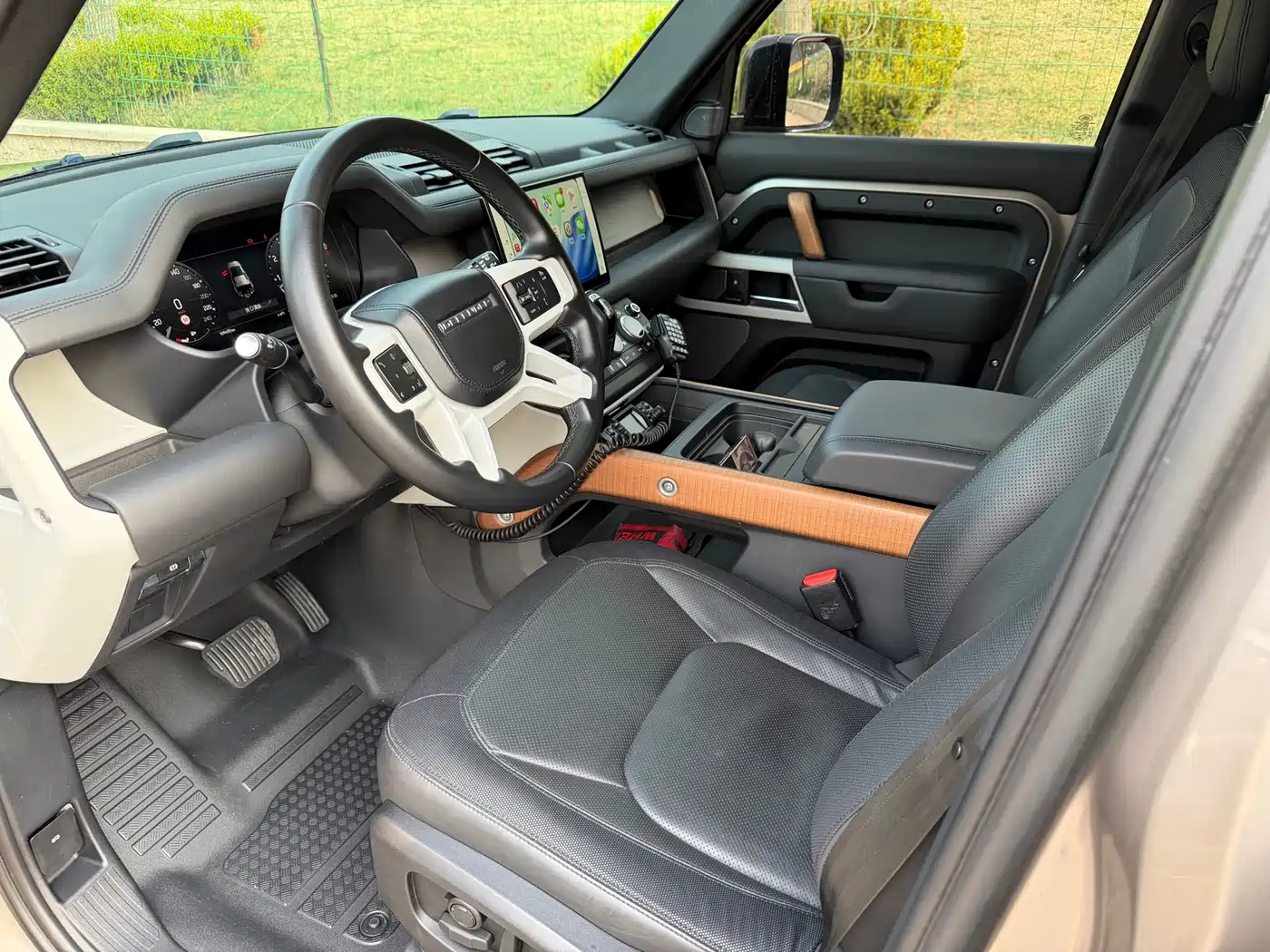 Land Rover Defender 2022 110 P400 X-DYNAMIC HSE фото 4
