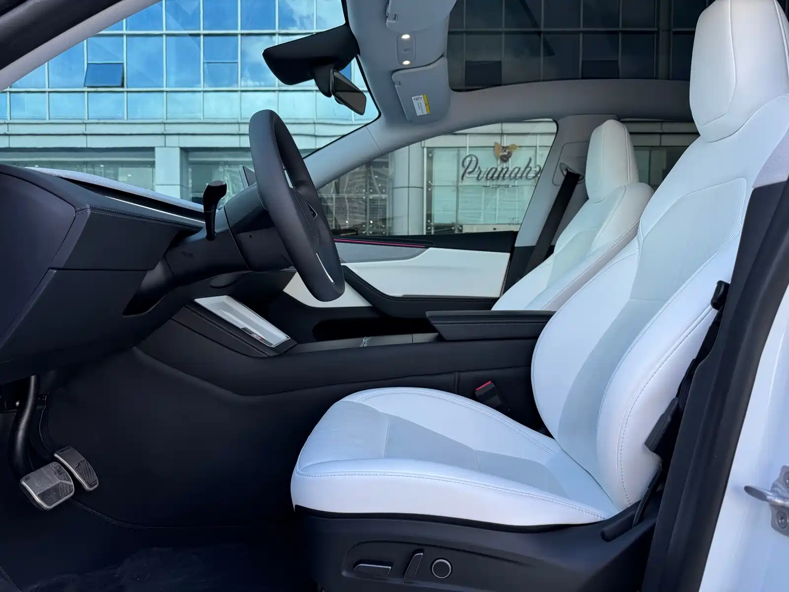 Фото 19 - Tesla Model Y