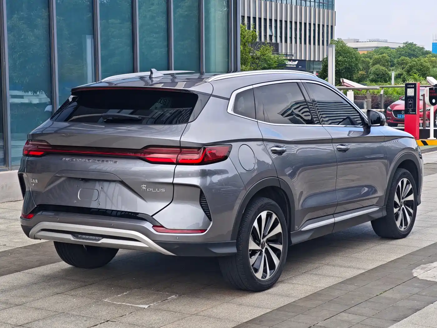 BYD Song PLUS PHEV 2023 Champion Edition EV 520KM Premium фото 12