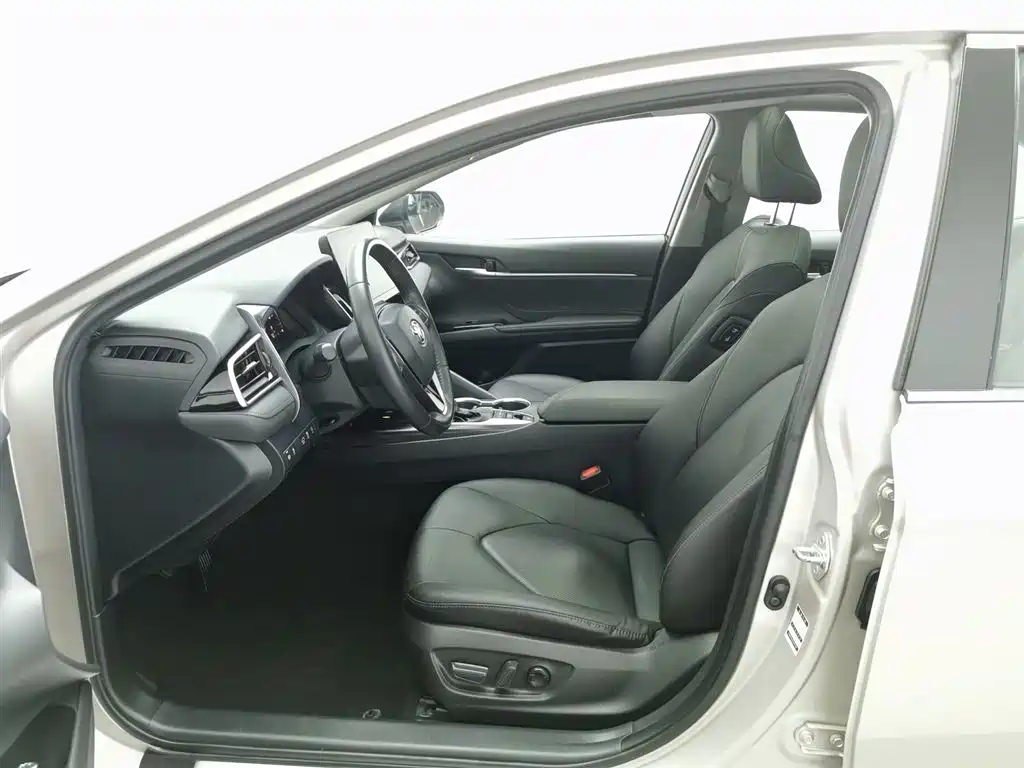 Toyota Camry 2021 2.5G Luxury Edition фото 10