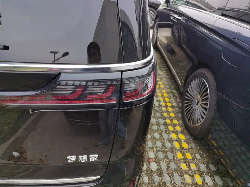 Voyah Auto Voyah Dreamer 2025 PHEV AWD Flagship Kunpeng Edition фото 8