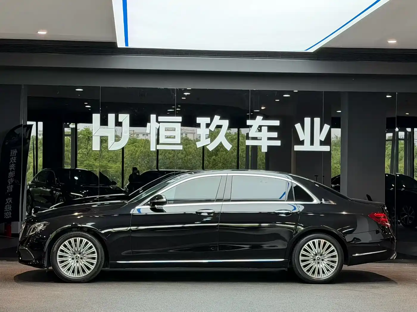 Mercedes-Benz E-Class 2020 E 300 L Luxury Model фото 8