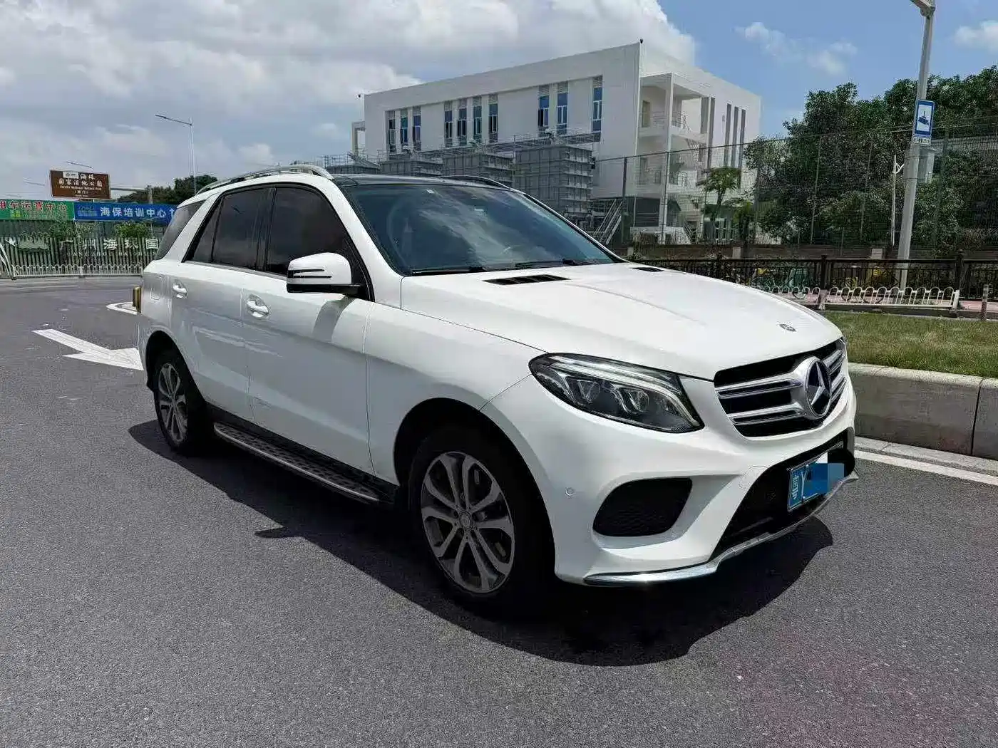 Mercedes-Benz GLE 2016 GLE 320 4MATIC Luxury фото 3