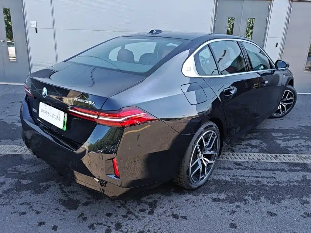 BMW i5 2026 2025 eDrive 35L M Sport Package