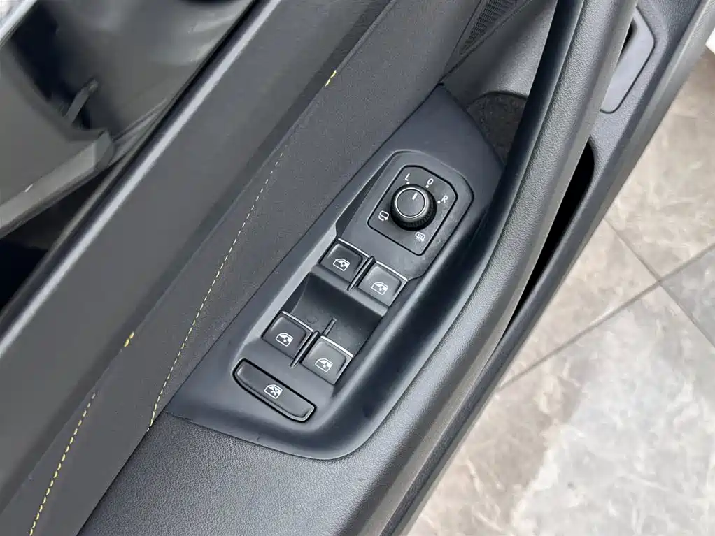 Volkswagen FAW-Volkswagen CC 2021 380TSI Eye-catching Edition фото 16