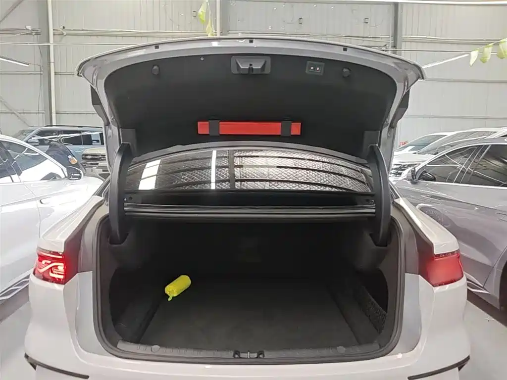 BYD Han 2022 DM-i 121KM Premium фото 19