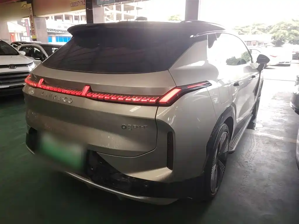 Lynk & Co 08 EM-P 2023 220km 4WD Performance Halo фото 7