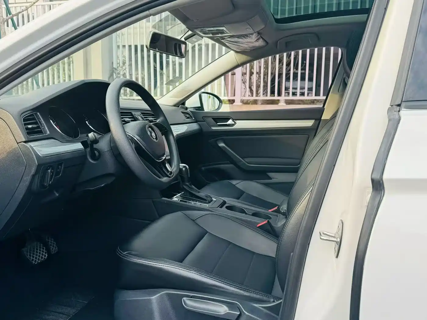 Volkswagen Lamando 2017 230TSI DSG Trend Edition фото 4