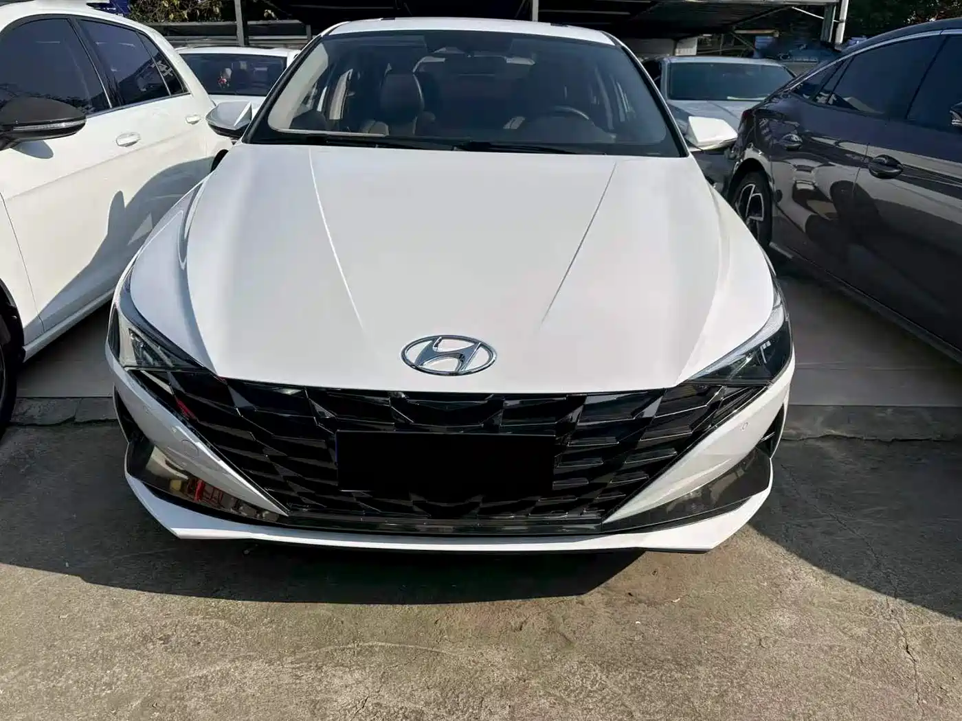 Hyundai Elantra 2021 1.5L CVT GLS Leading Edition фото 2
