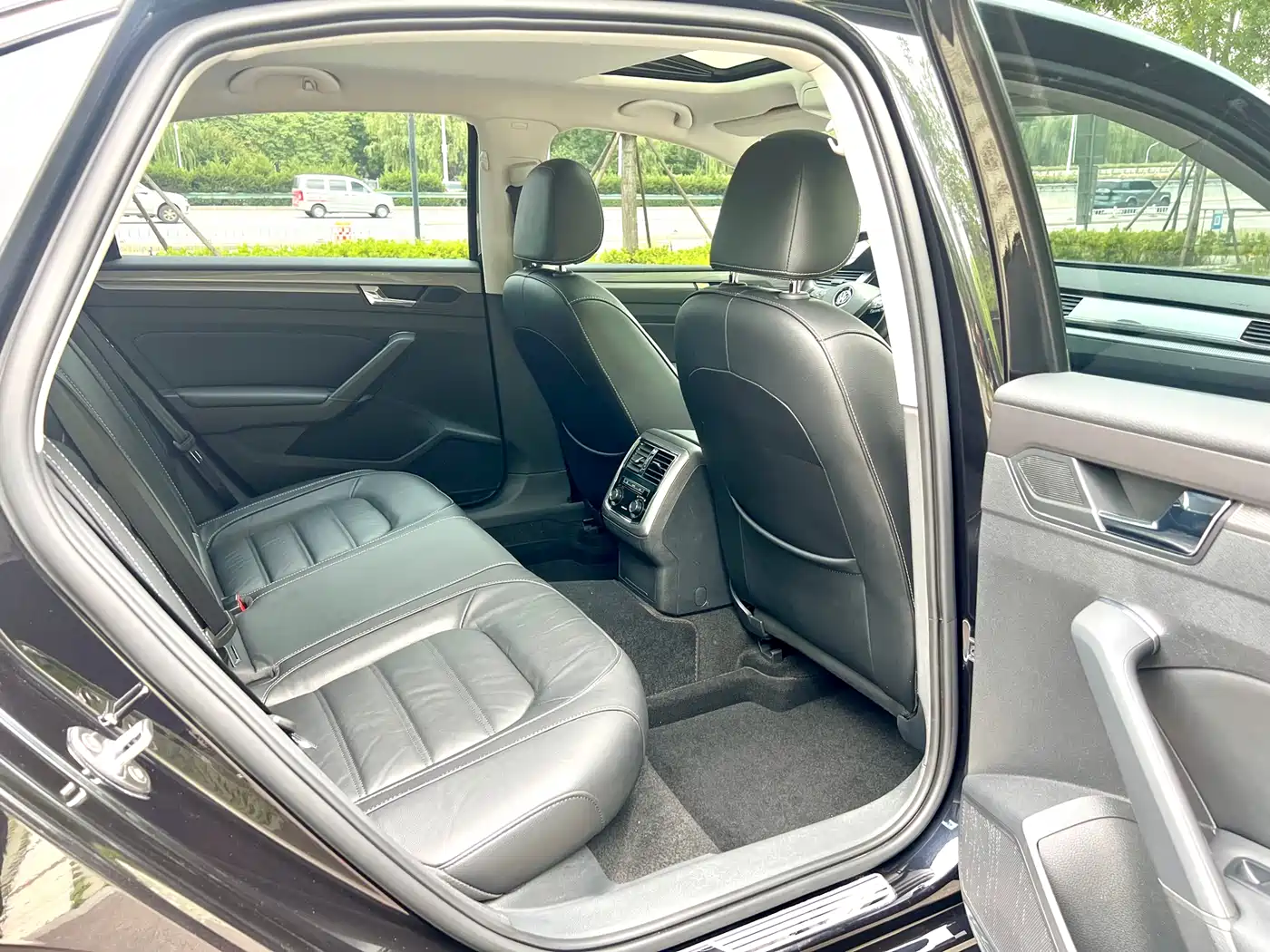Volkswagen Passat 2017 330TSI DSG Prestige фото 16