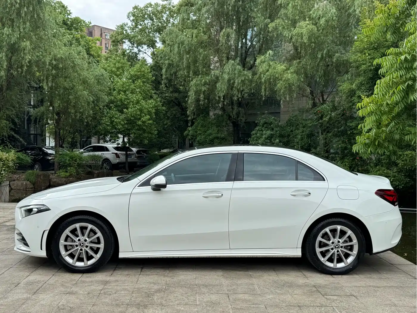 Mercedes-Benz A-Class 2022 A 200 L Sport Sedan Style фото 4