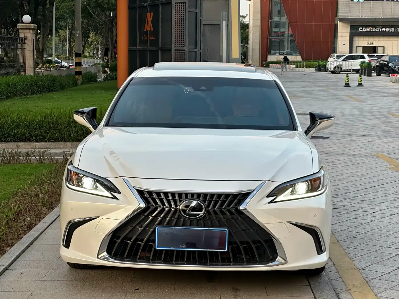 Lexus ES 2022 200 Excellence Edition фото 2
