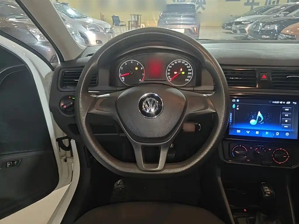 VOLKSWAGEN SANTANA