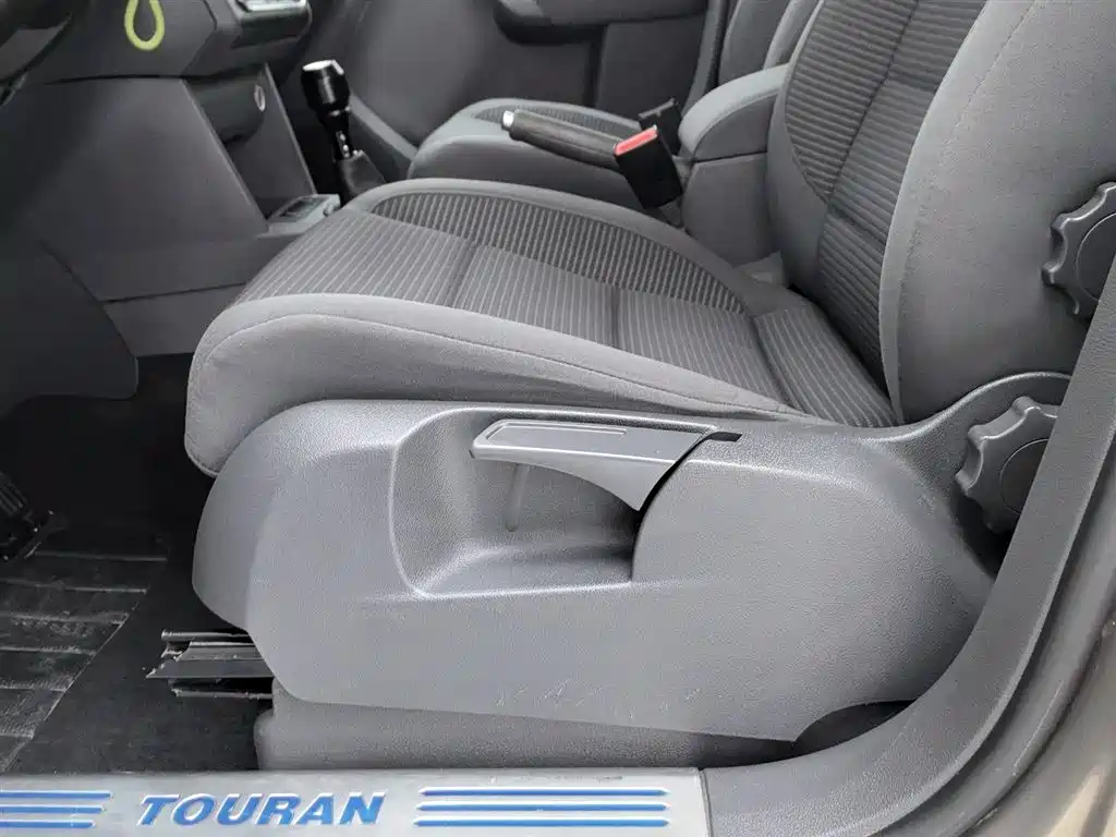 Volkswagen Touran 2015 1.4T Manual Trend Edition 5-seater фото 20