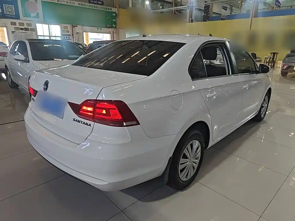 VOLKSWAGEN SANTANA