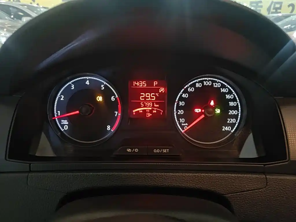 VOLKSWAGEN SANTANA