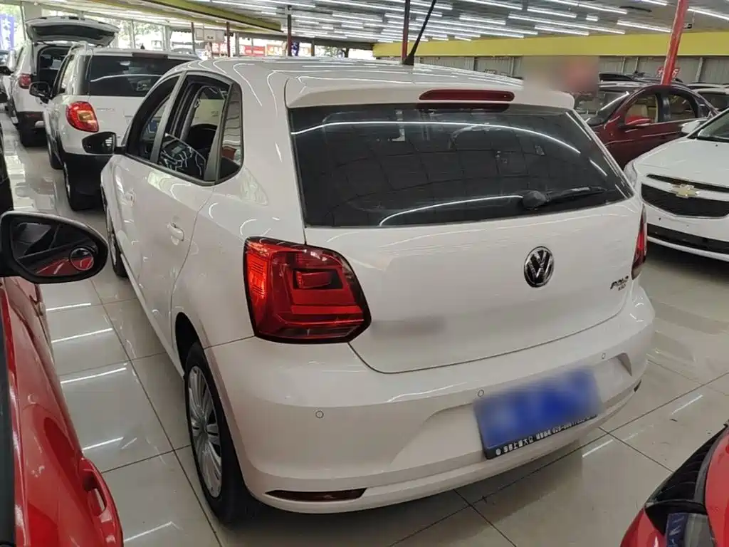 Volkswagen Polo 2016 1.6L Automatic Comfort фото 5