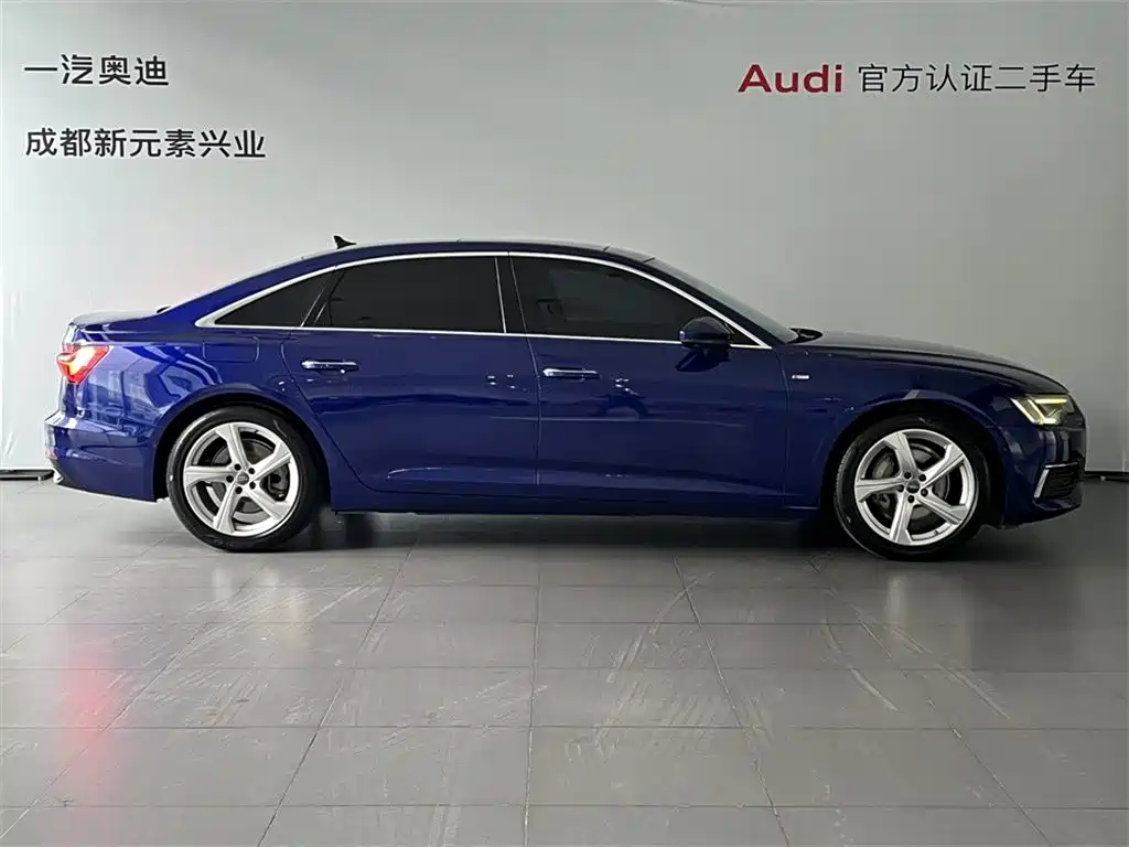 Audi A6L 2019 45 TFSI quattro Exclusive Elegance фото 3