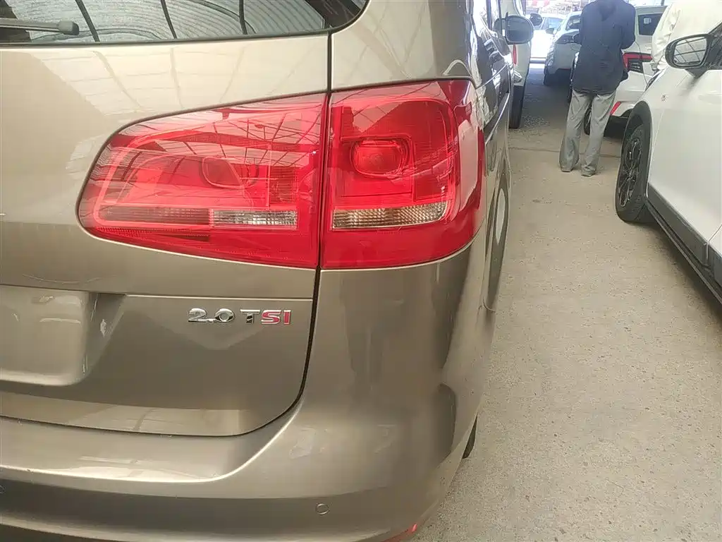 Volkswagen Sharan 2014 2.0TSI Comfort фото 8