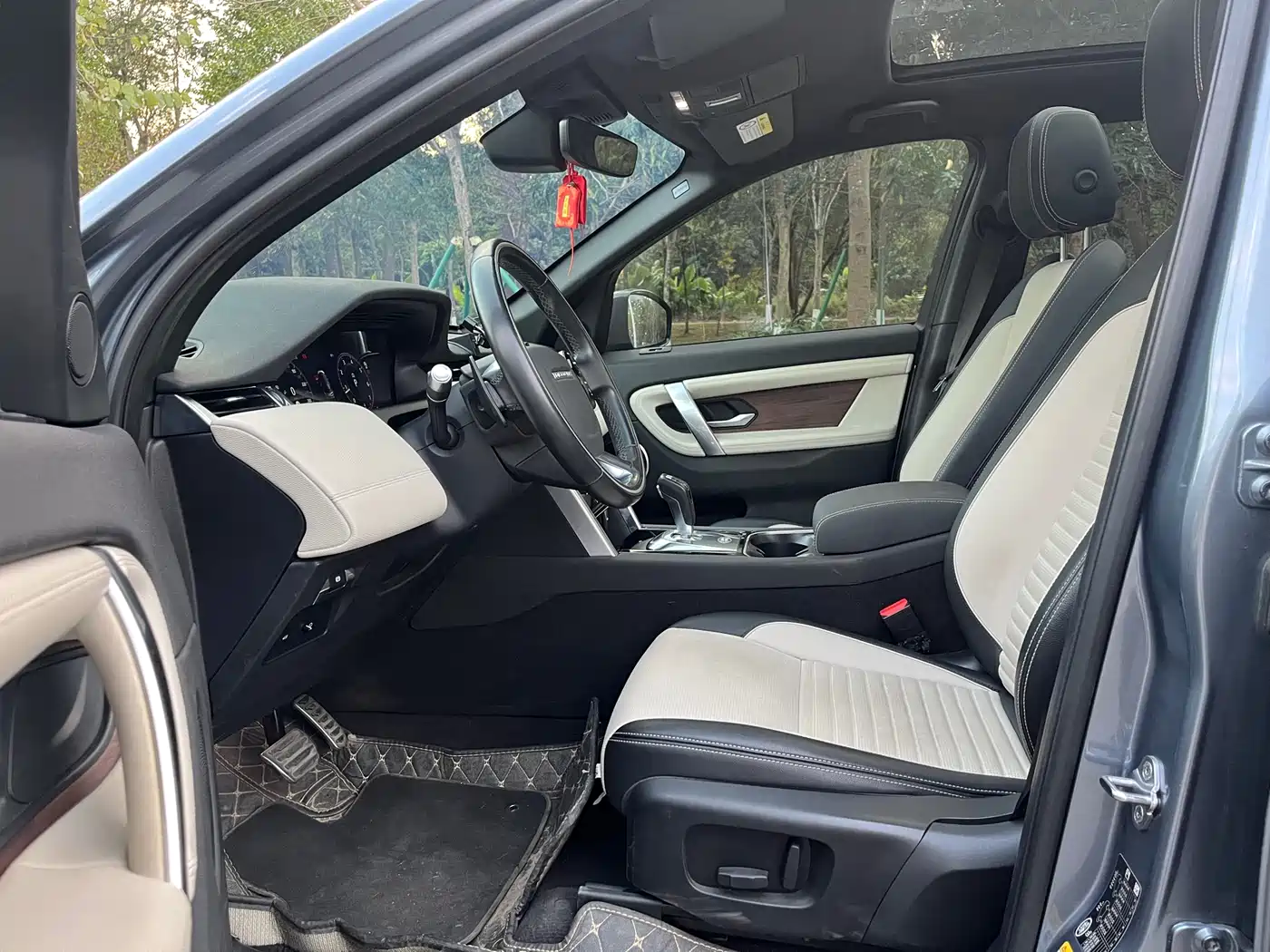Land Rover Discovery Sport 2021 249PS R-Dynamic SE Performance Technology Edition 5-seater фото 4