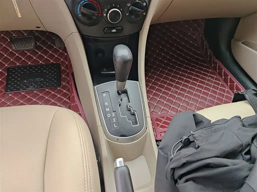Hyundai Verna 2014 1.4L Automatic Smart GLS фото 14
