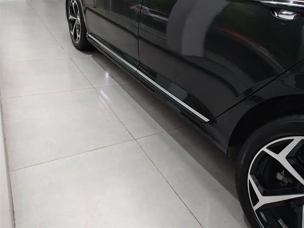 Volkswagen Passat 2023 Facelift 330TSI Starlight Luxury Edition фото 21