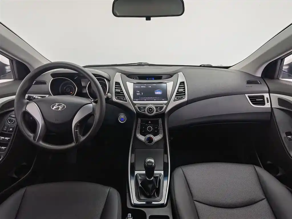 Hyundai Langdong 2016 1.6L Manual Premium Edition фото 5