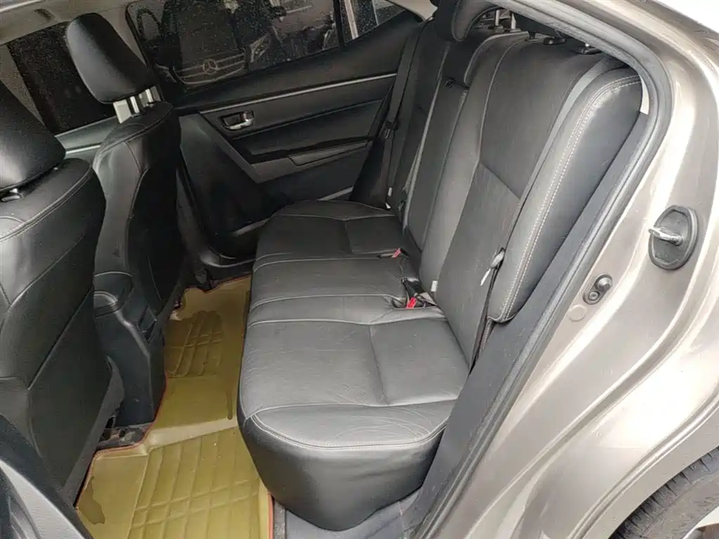 Toyota Corolla 2014 1.6L CVT GL-i Leather Edition фото 17