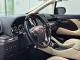 Фото 9 - Toyota Vellfire