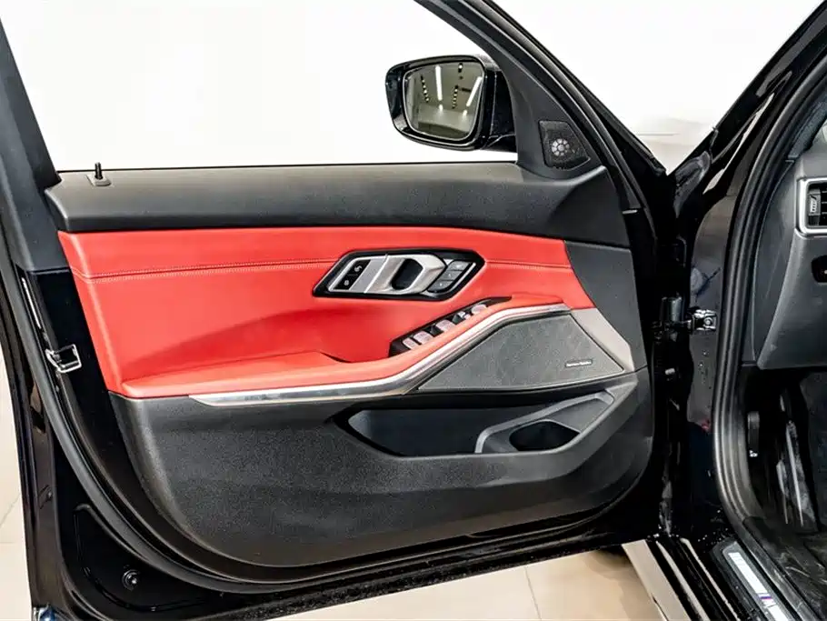 BMW 3 Series 2024 325i M Sport Shadowline Package фото 18