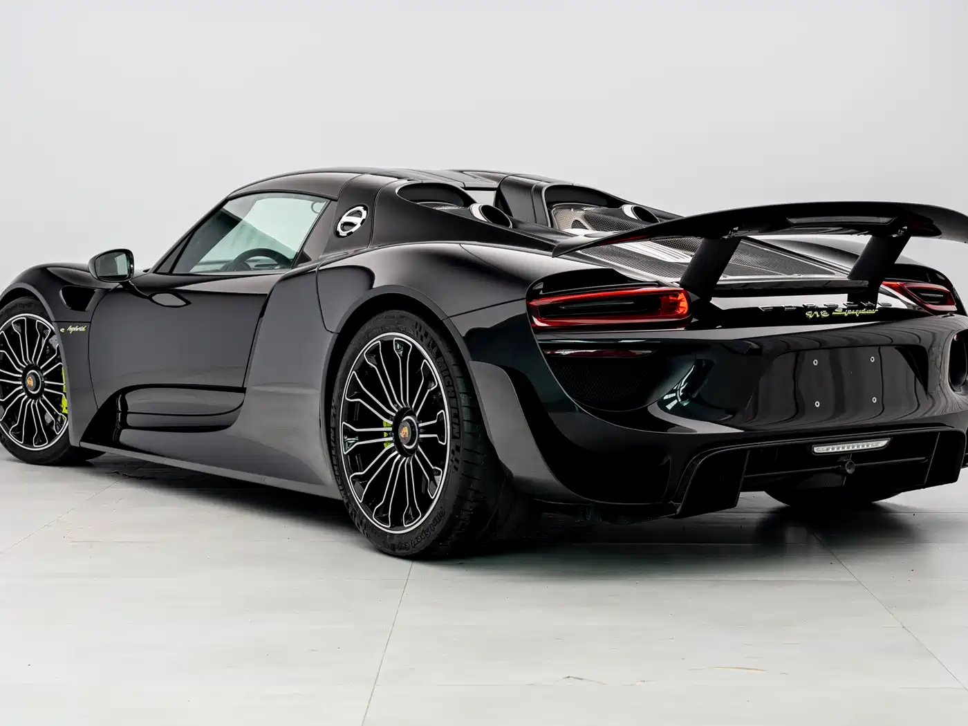 Porsche 918 Spyder 2014 4.6L фото 24