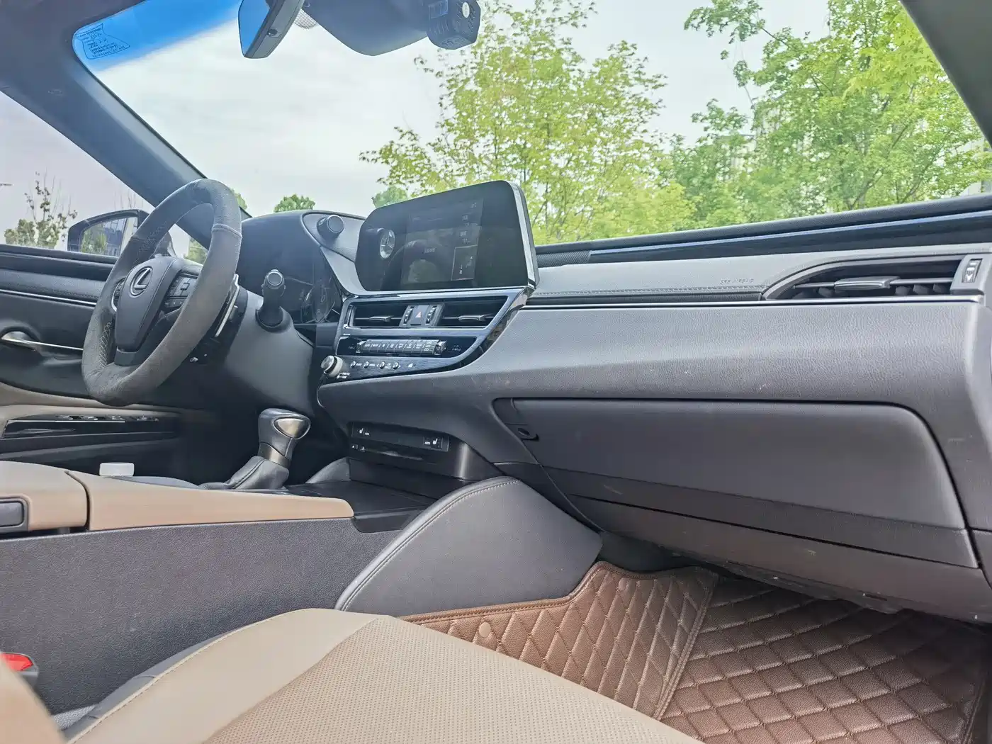 Lexus ES 2021 200 Excellence Edition фото 14