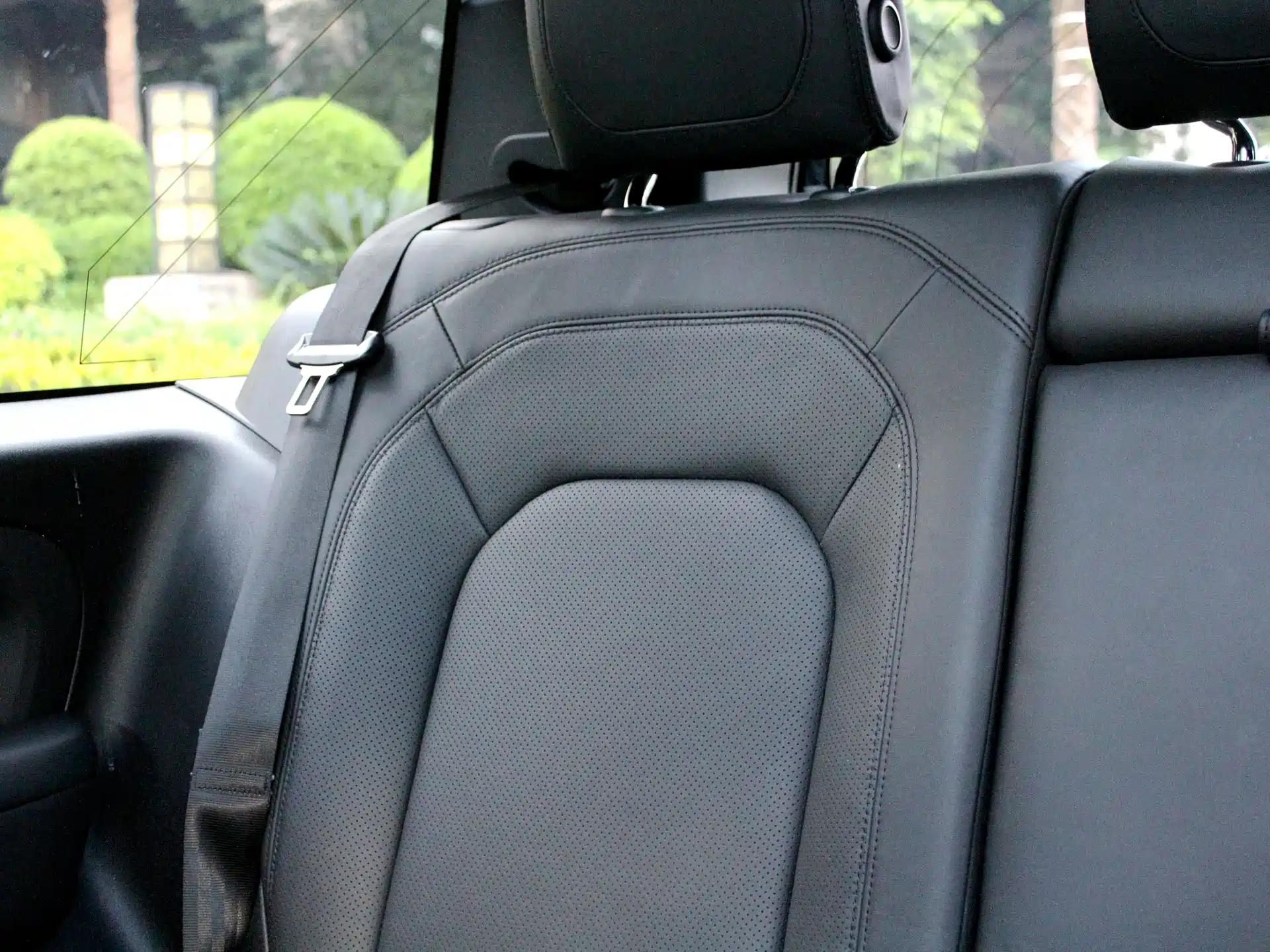 Photo 20 - Land Rover Defender