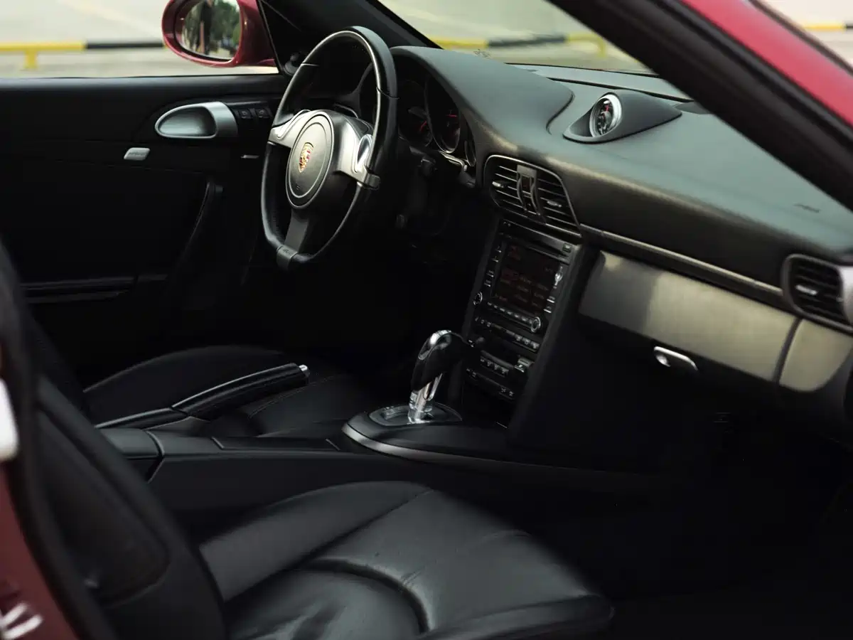 Porsche 911 2010 Carrera 3.6L фото 25