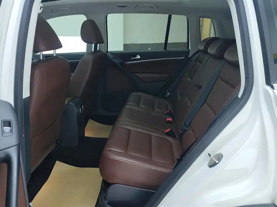 Volkswagen Tiguan 2015 1.8TSI Automatic 2WD Highline фото 11
