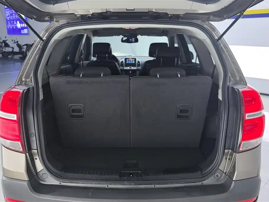 Chevrolet Captiva 2015 2.4L AWD Flagship 7-Seater фото 4