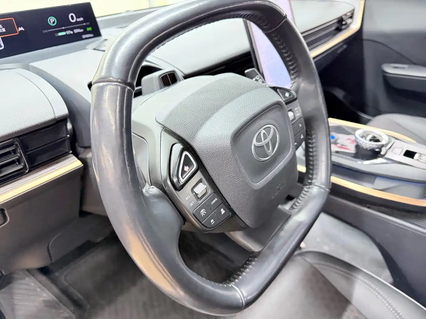 Toyota bZ3 2023 616km Long Range Premium фото 15