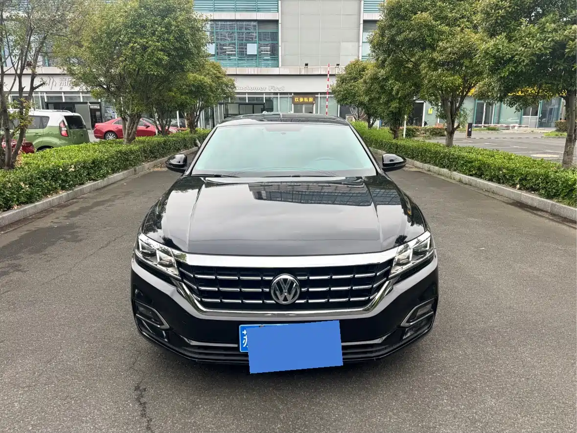 Volkswagen Passat 2019 Model 280TSI Business Edition China VI фото 2