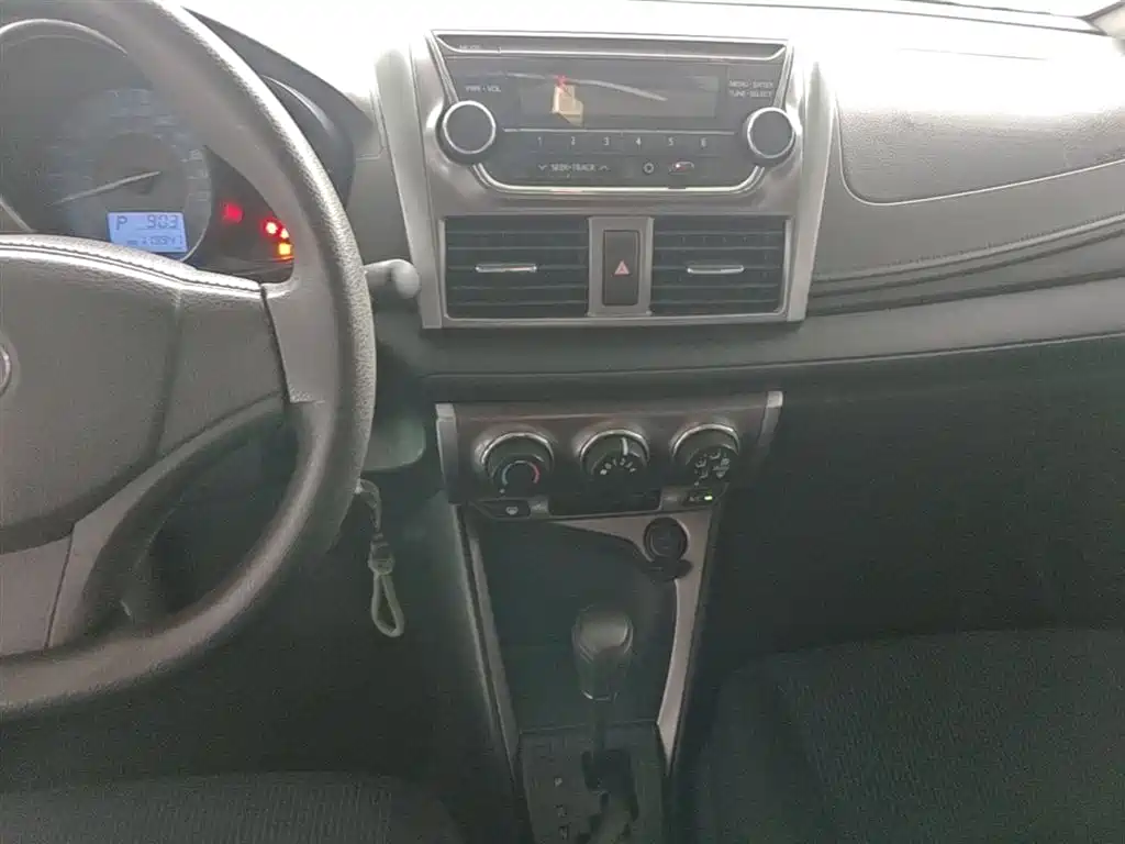 Toyota YARiS L Zhi Xuan 2014 1.3E Automatic Charming Edition фото 13