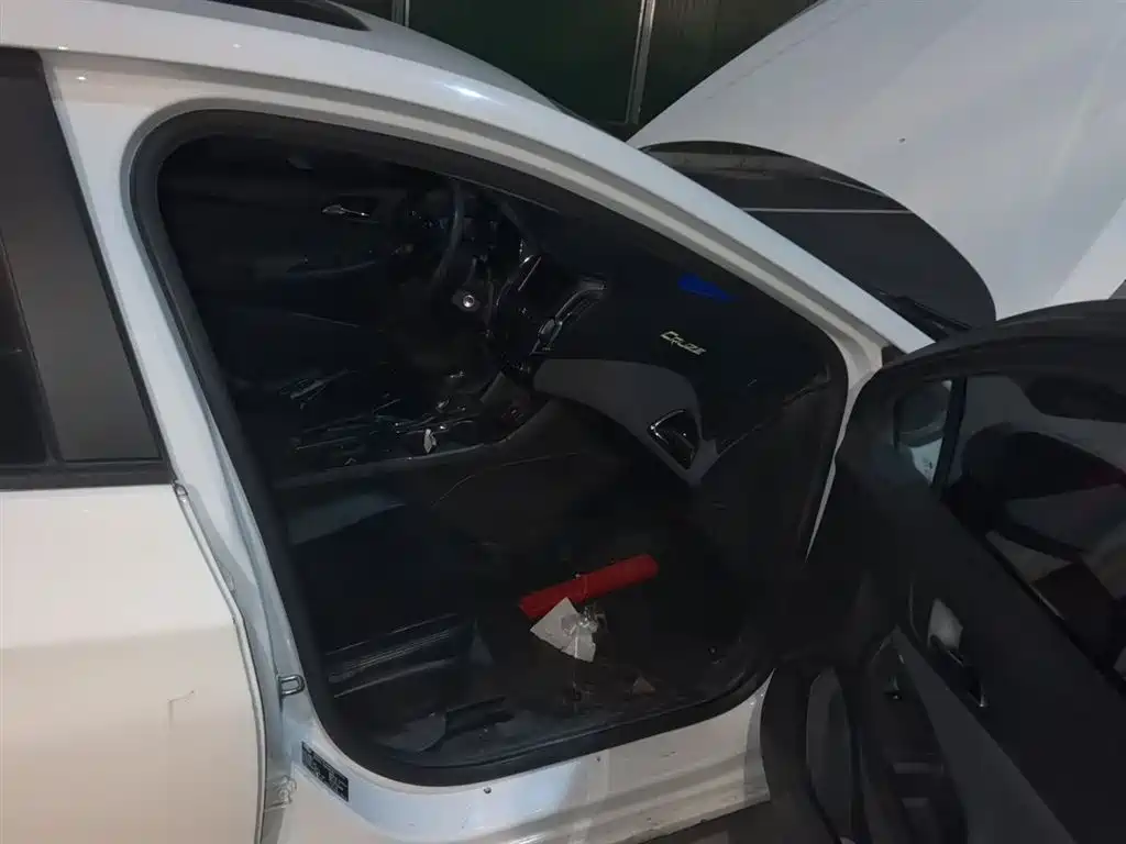 Chevrolet Cruze 2017 1.5L Automatic Pioneer Sunroof фото 20