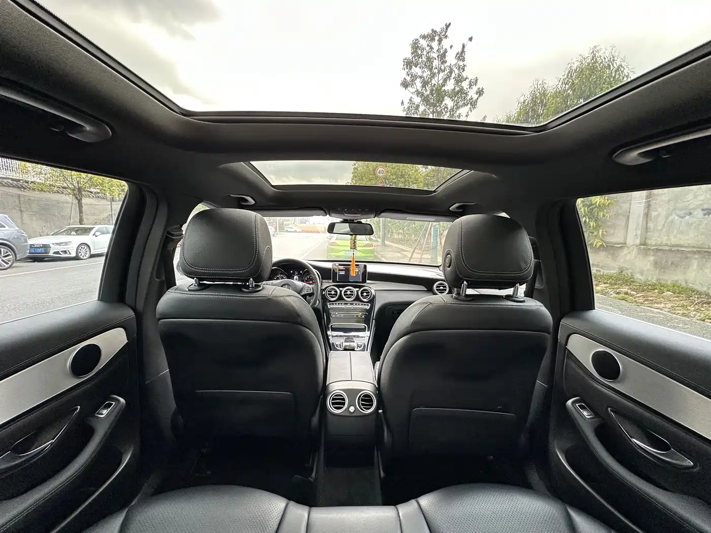 Mercedes-Benz GLC 2018 Facelift GLC 200 4MATIC фото 19