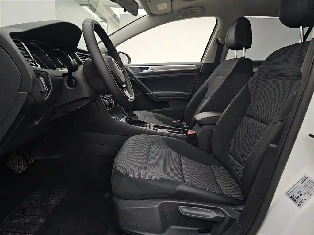 Volkswagen Golf 2018 230TSI Automatic Comfort фото 7