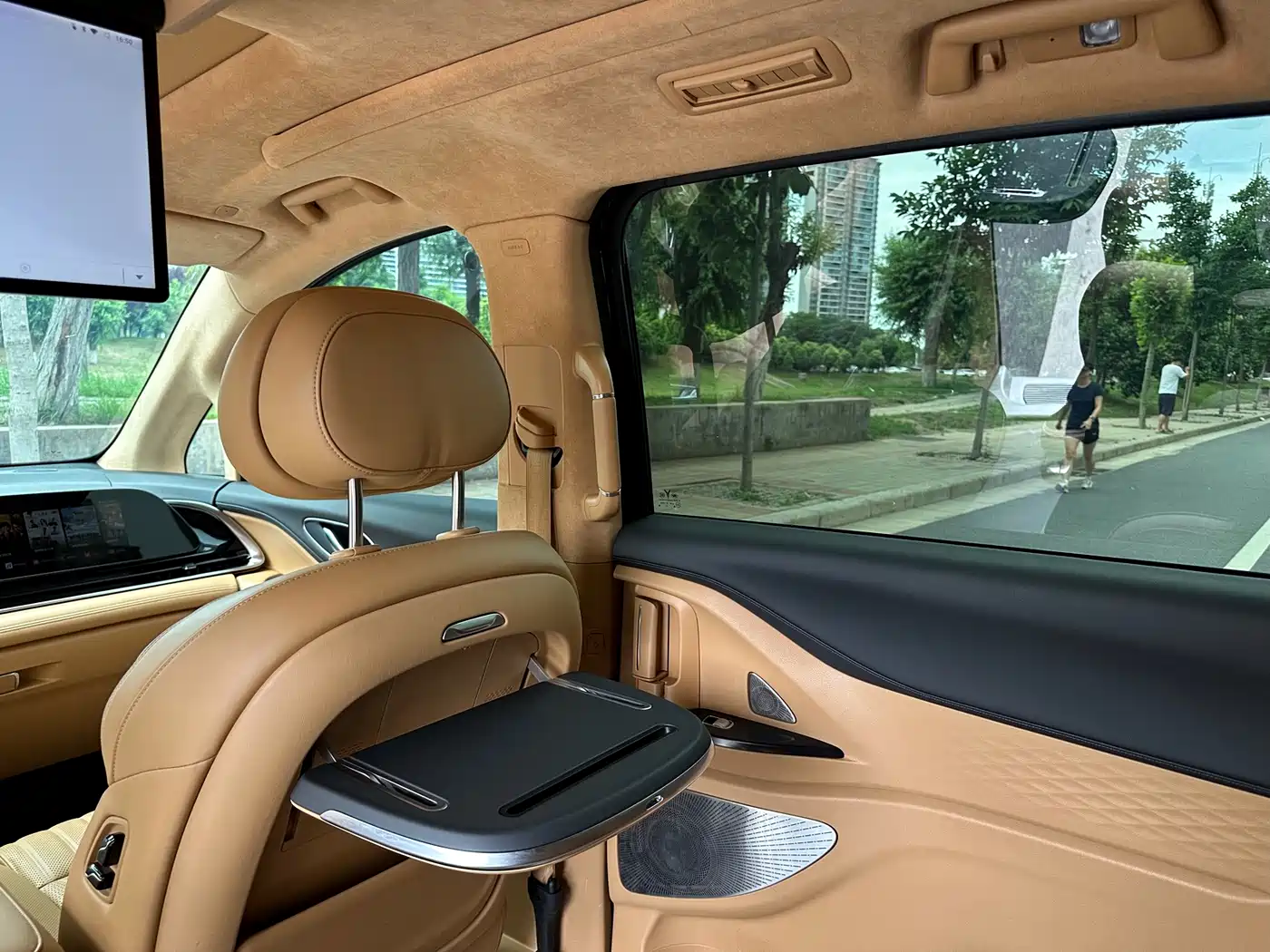Voyah Auto Voyah Dreamer 2024 PHEV Extended Range Flagship Edition фото 14