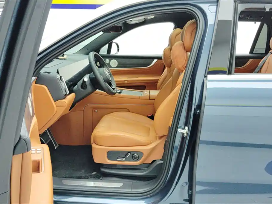 AITO Wenjie AITO M9 2024 Range Extender Ultra 52kWh 6-seater фото 9