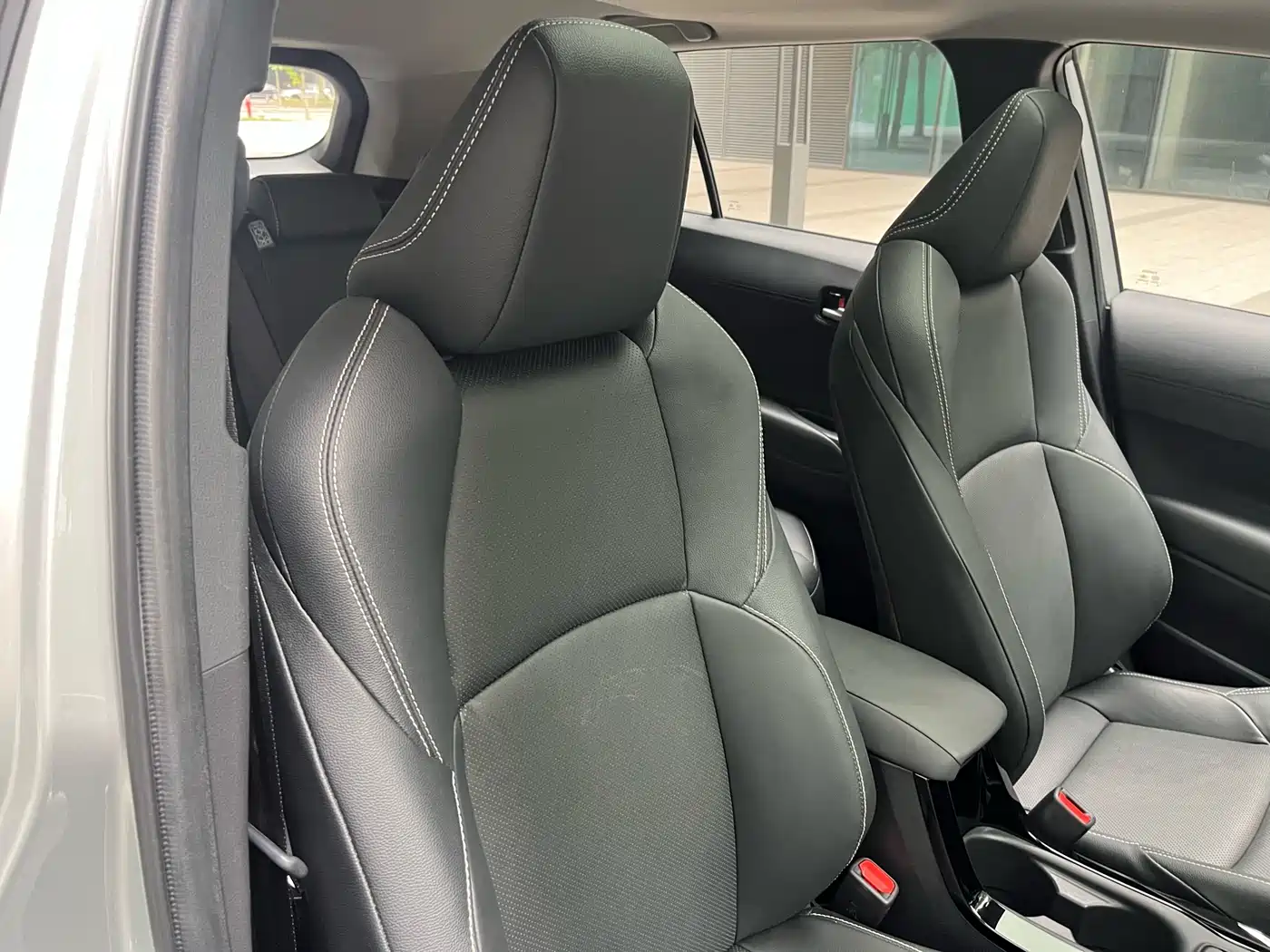 Toyota Frontlander 2023 2.0L CVT Luxury Edition фото 23